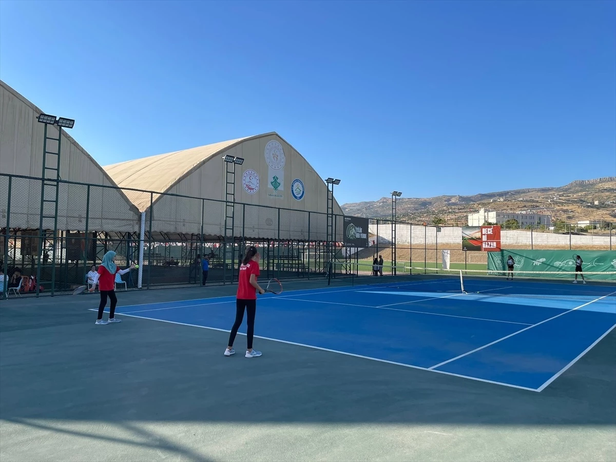 ANALİG Tenis Çeyrek Final Müsabakaları Şırnak\'ta Başladı