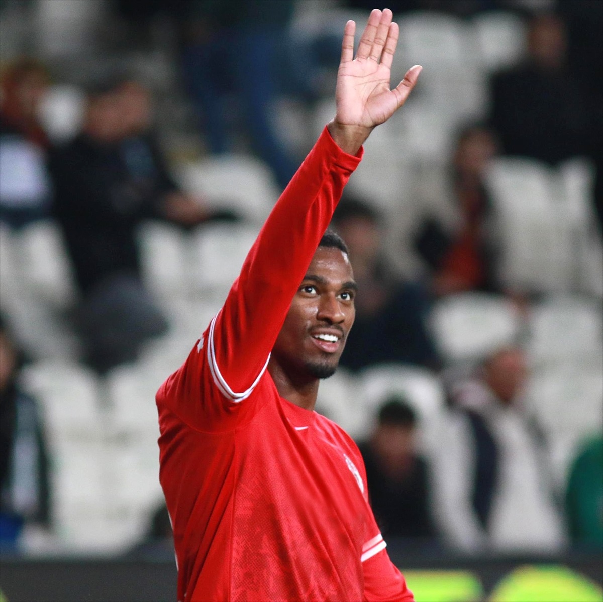 Antalyaspor, Haji Wright\'ı Coventry City\'ye transfer etti
