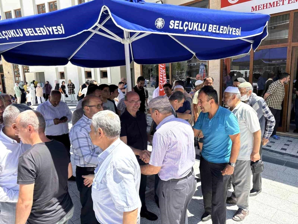 Selçuklu Belediye Başkanı Ahmet Pekyatırmacı, Cuma Buluşmaları\'nda vatandaşlarla bir araya geldi