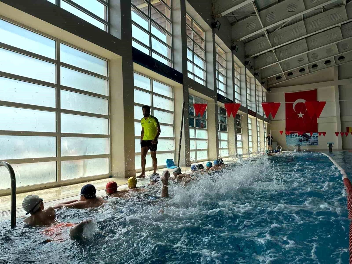 Darıca Belediyesi 3.500 çocuğu yüzme sporuyla tanıştırdı
