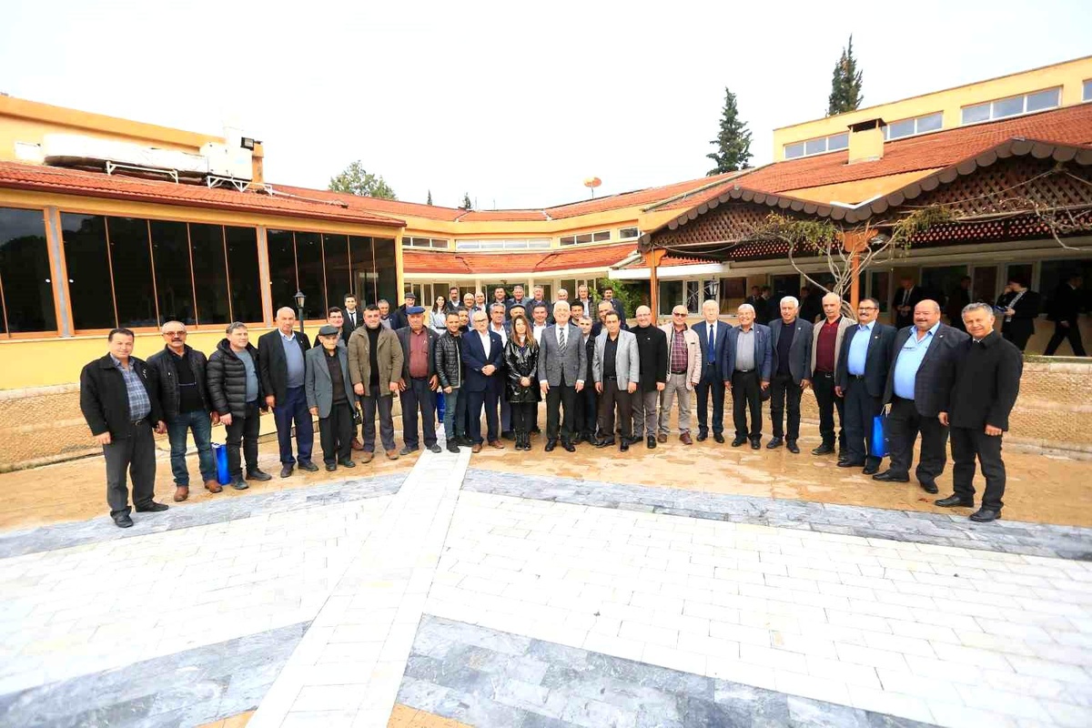 Muğla Büyükşehir Belediyesi Muhtarlar Masası ile 569 mahallede vatandaşlara hizmet için muhtarlarla uyum içinde çalışıyor
