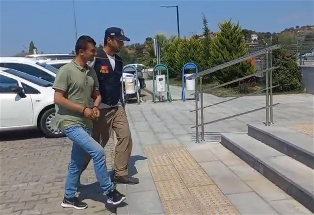 Çanakkale\'de İnsan Kaçakçılığı Operasyonu: 55 Düzensiz Göçmen Yakalandı