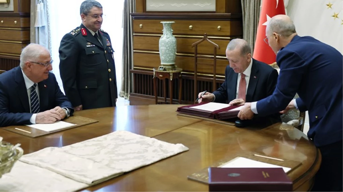 YAŞ toplantısı kararları açıklandı! Orgeneral Metin Gürak Genelkurmay Başkanı oldu