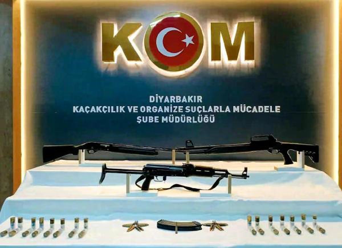 Diyarbakır\'da Kaçakçılık ve Silahlı Suç Operasyonunda 15 Tutuklama