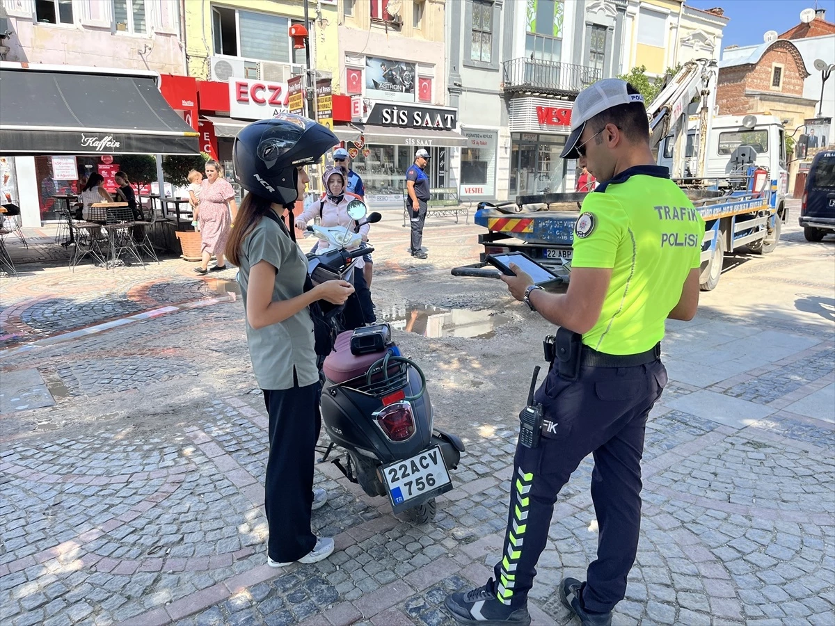 Edirne\'de Saraçlar Caddesi\'nde trafik denetimi yapıldı