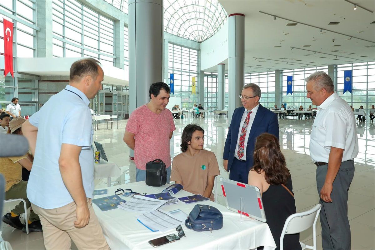 Edirne Belediyesi ve DİSK Genel-İş Edirne Şubesi arasında ek protokol imzalandı