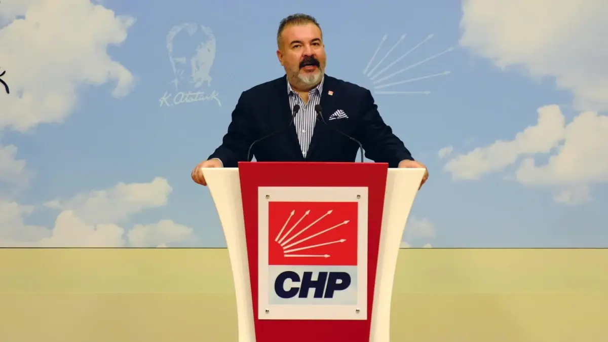 CHP Genel Başkan Yardımcısı Devrim Barış Çelik, Eyüp Kaymakamlığı\'nın CHP\'nin \'muazZAM\' sergisini yasaklamasına tepki gösterdi