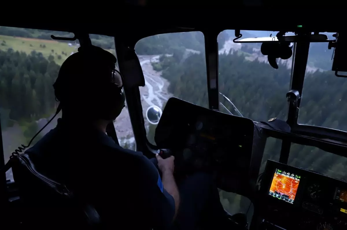 Gürcistan\'ın Şovi tatil beldesinde toprak kayması: 2 ölü