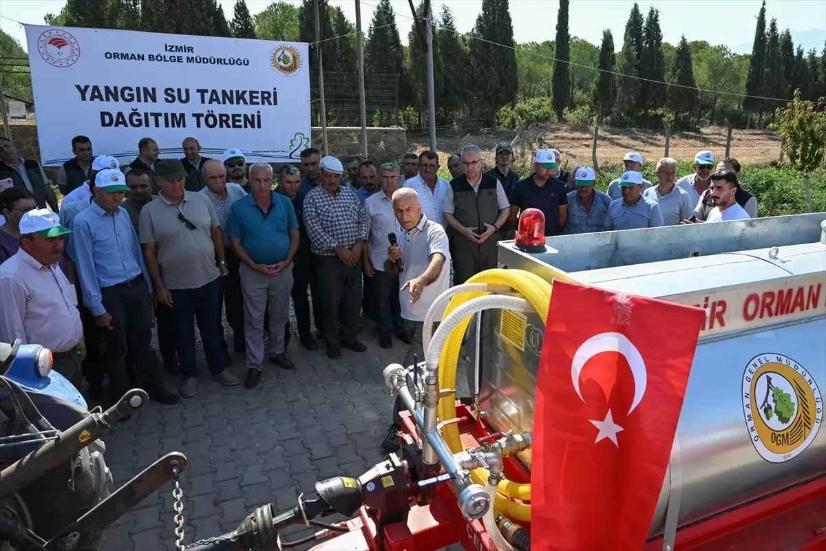 İzmir ve Manisa'da ormanlık alanlara su tankeri dağıtıldı