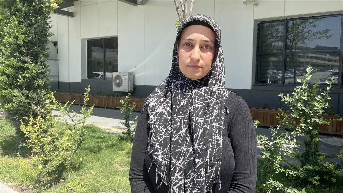 Konya\'da beton parçalarının düşmesi sonucu yaralanan baba ve kızın yakınları sorumluların cezalandırılmasını istiyor