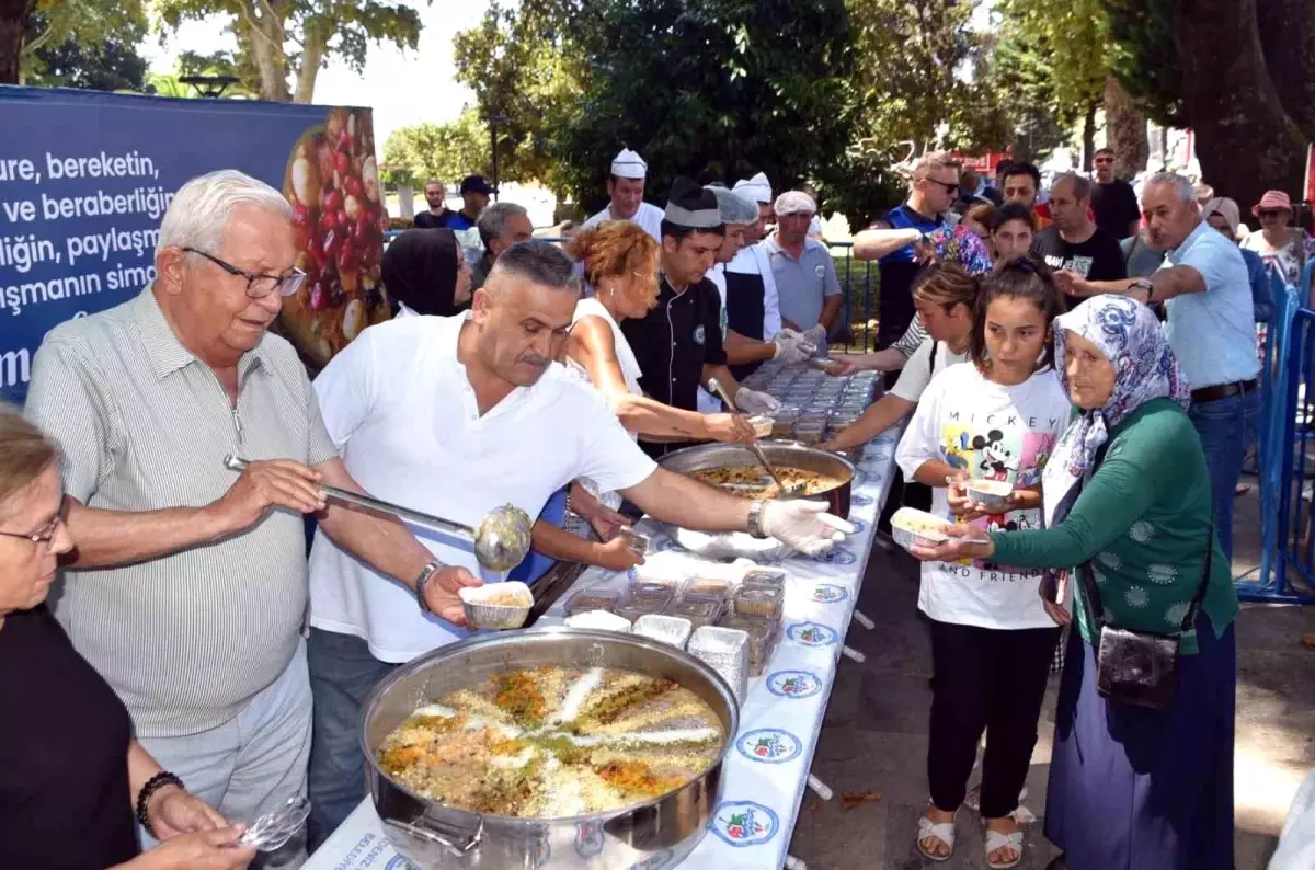 Kdz. Ereğli Belediyesi Muharrem Ayında Aşure Dağıttı