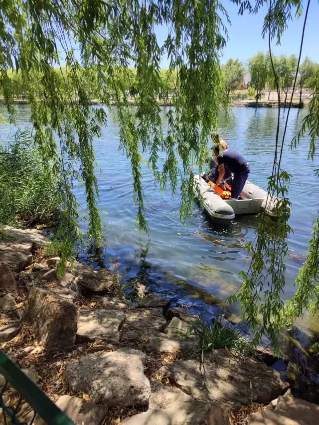 Serinlemek için Kızılırmak'a giren 2 kardeş boğularak can verdi