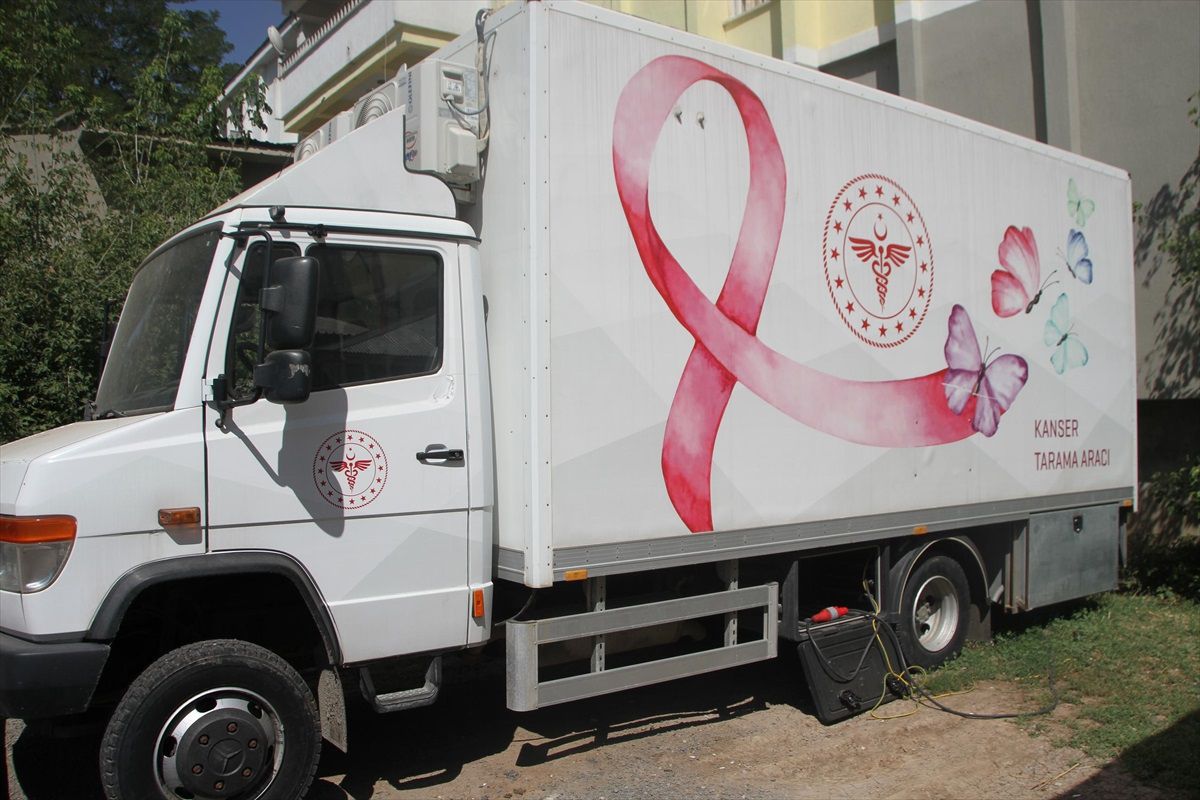 Muş Malazgirt\'te Mobil Kanser Tarama Aracı Hizmete Başladı