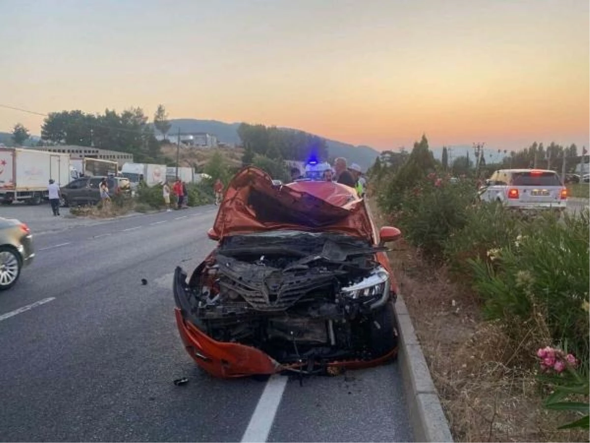 Muğla\'da Otomobilin Çarptığı Motosiklet Kazasında 2 Kişi Hayatını Kaybetti