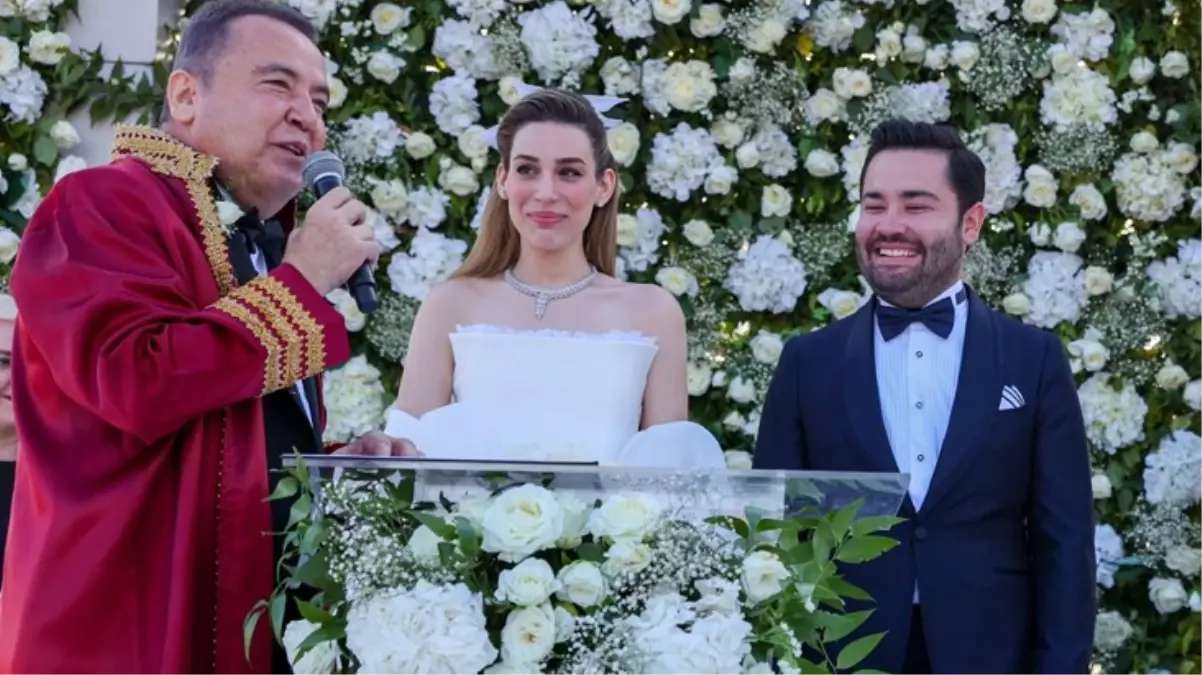 İşin içinde yasak aşk iddiası var! Muhittin Böcek yanlışlıkla gelininden gelen mesajı paylaştı