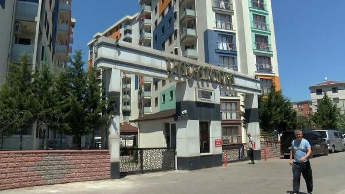 Pendik\'te Kadın Cinayeti: Nazlı Duman Boğazı Kesilerek Öldürüldü