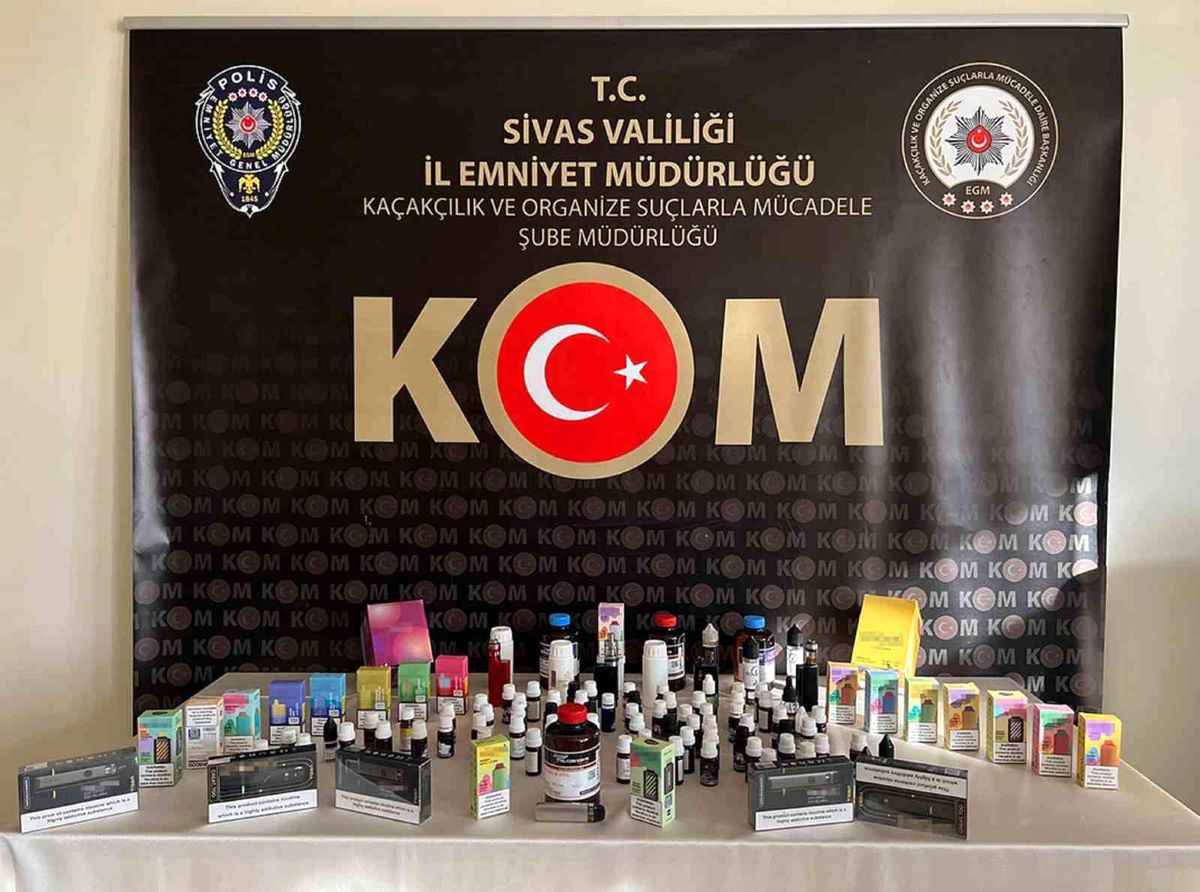 Sivas\'ta Kaçak Elektronik Sigara Operasyonu: 84 Likit ve 28 Sigara Ele Geçirildi