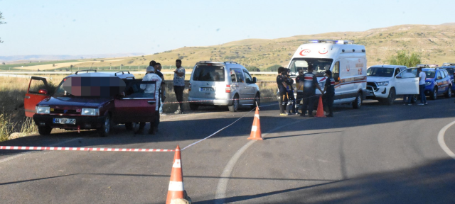 Sivas'ta Park Halindeki Otomobilde İki Ceset Bulundu