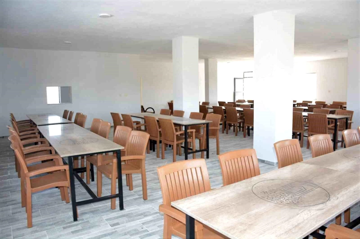 Tuşba Belediyesi, Kur\'an kursları ve taziye evlerine masa ve sandalye desteği sağladı