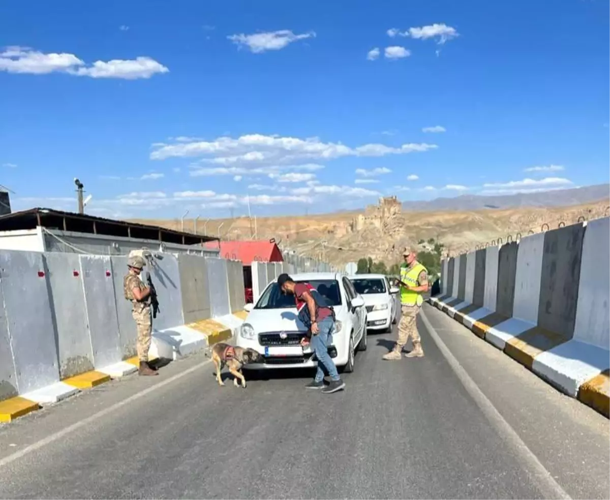 Van İl Jandarma Komutanlığından Huzurlu Sokaklar Uygulaması