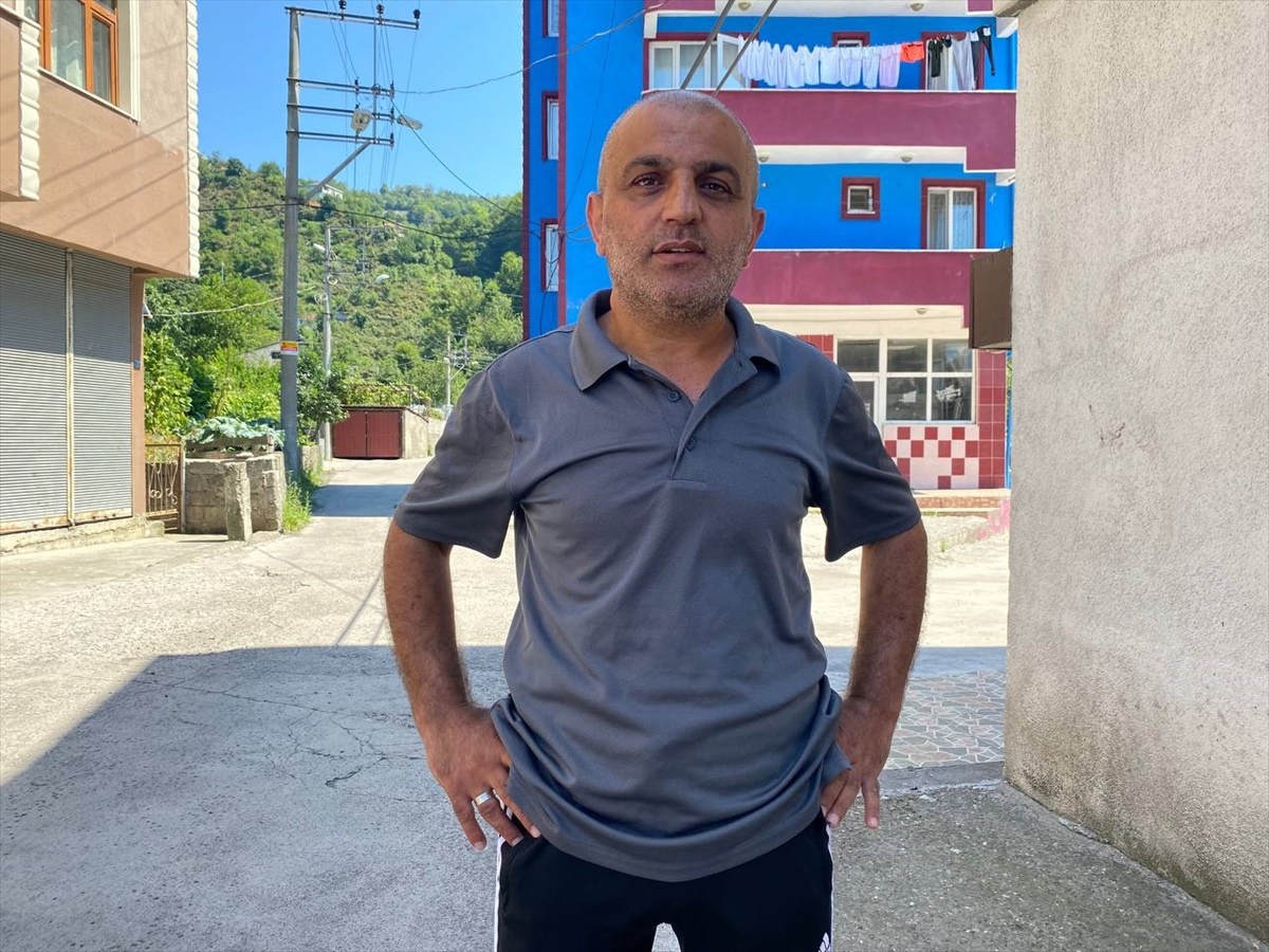 Zonguldak\'ta Emekli Madenciye Geleneksel Uğurlama Töreni