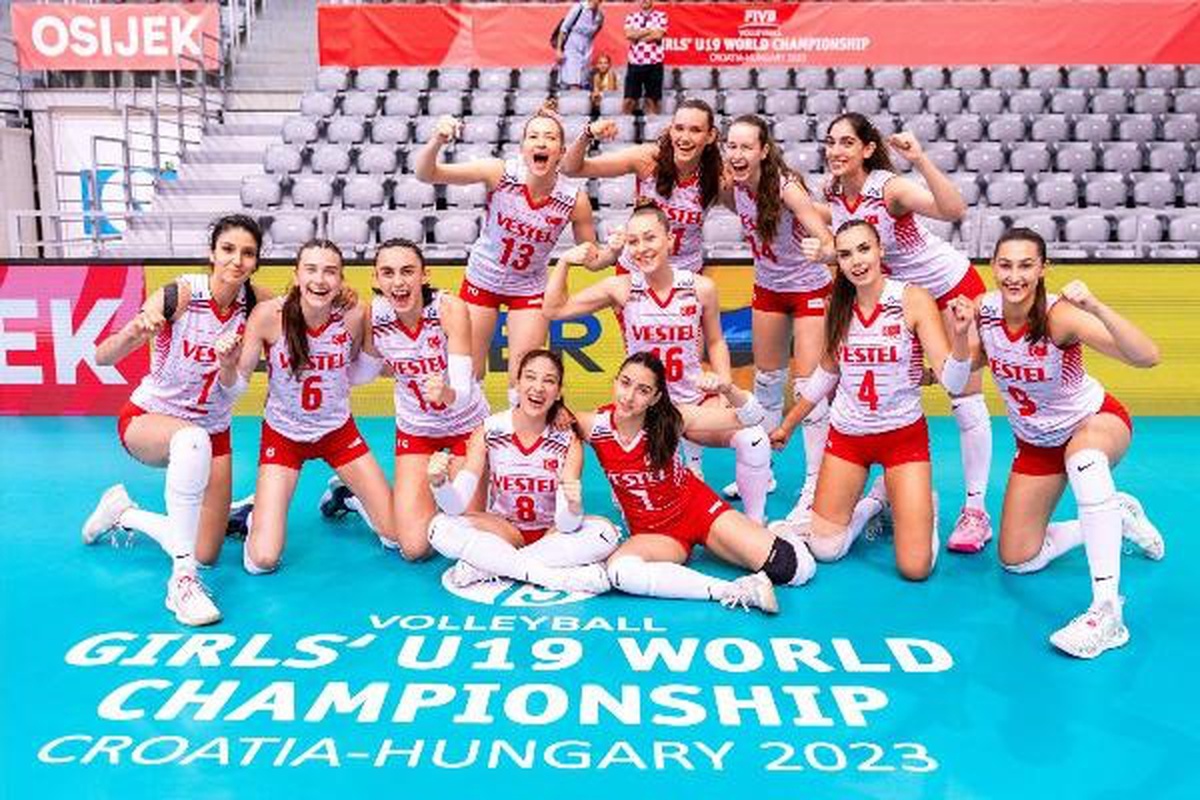 19 Yaş Altı Kız Voleybol Milli Takımı Almanya\'yı mağlup etti