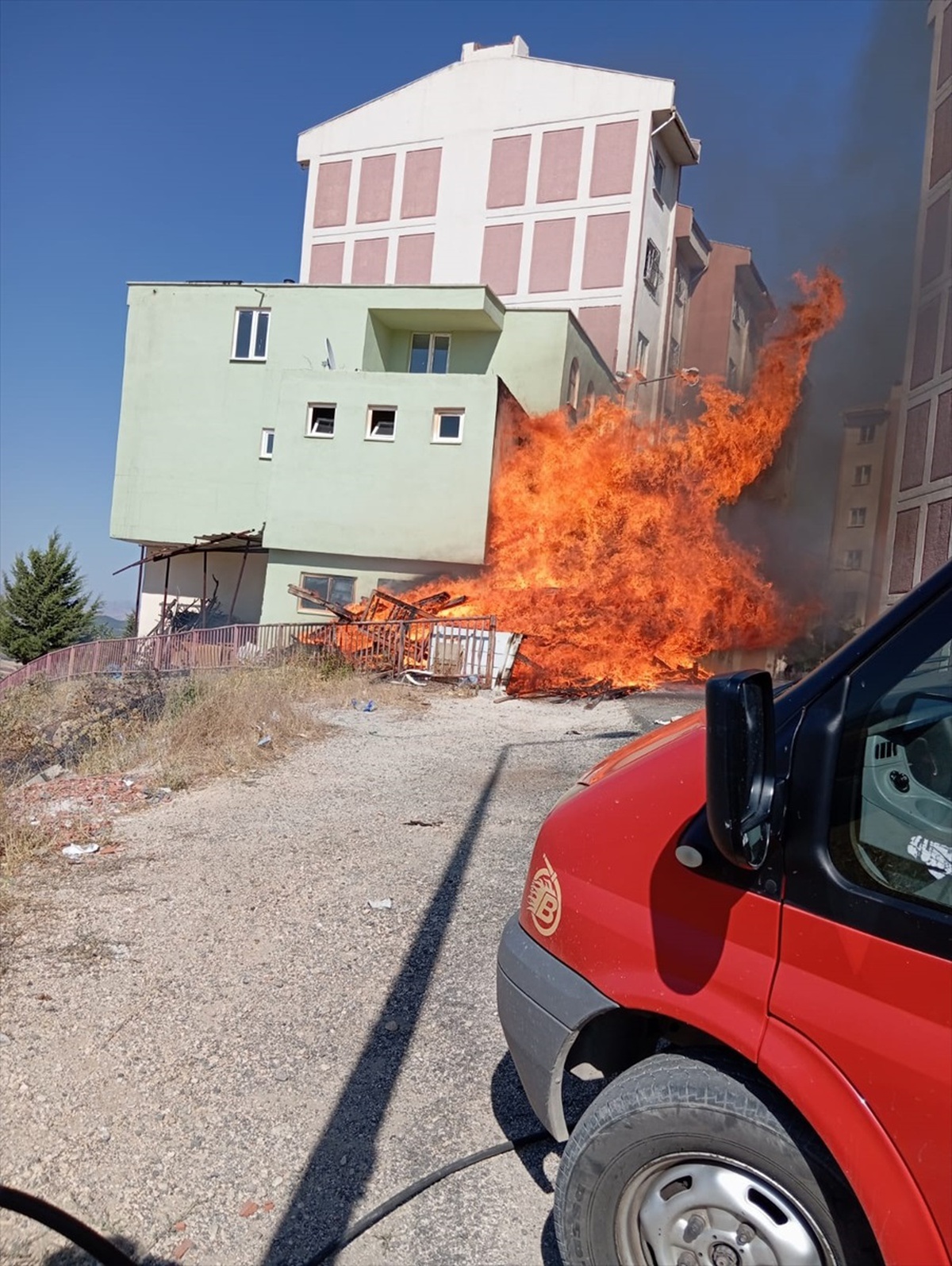 Adıyaman\'da pide fırınında çıkan yangınında hasar oluştu