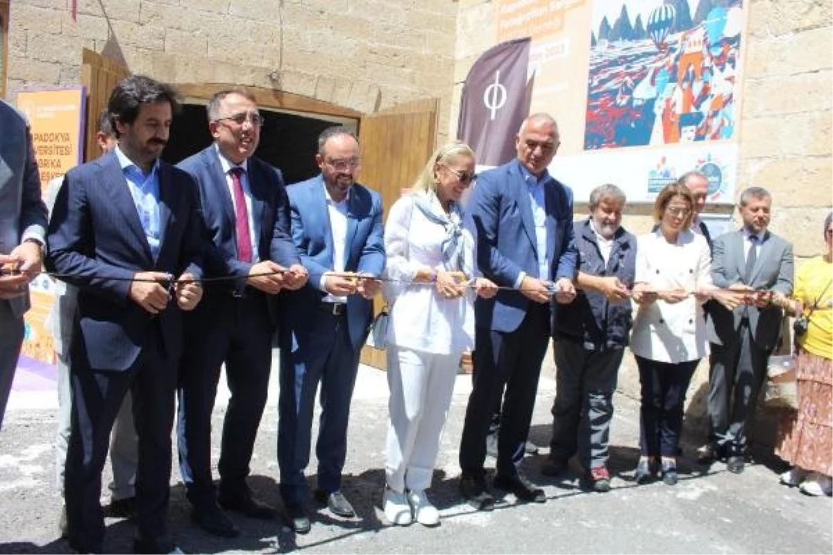 Kültür ve Turizm Bakanı Mehmet Nuri Ersoy, Kapadokya Balon ve Kültür Yolu Festivali\'ne katıldı