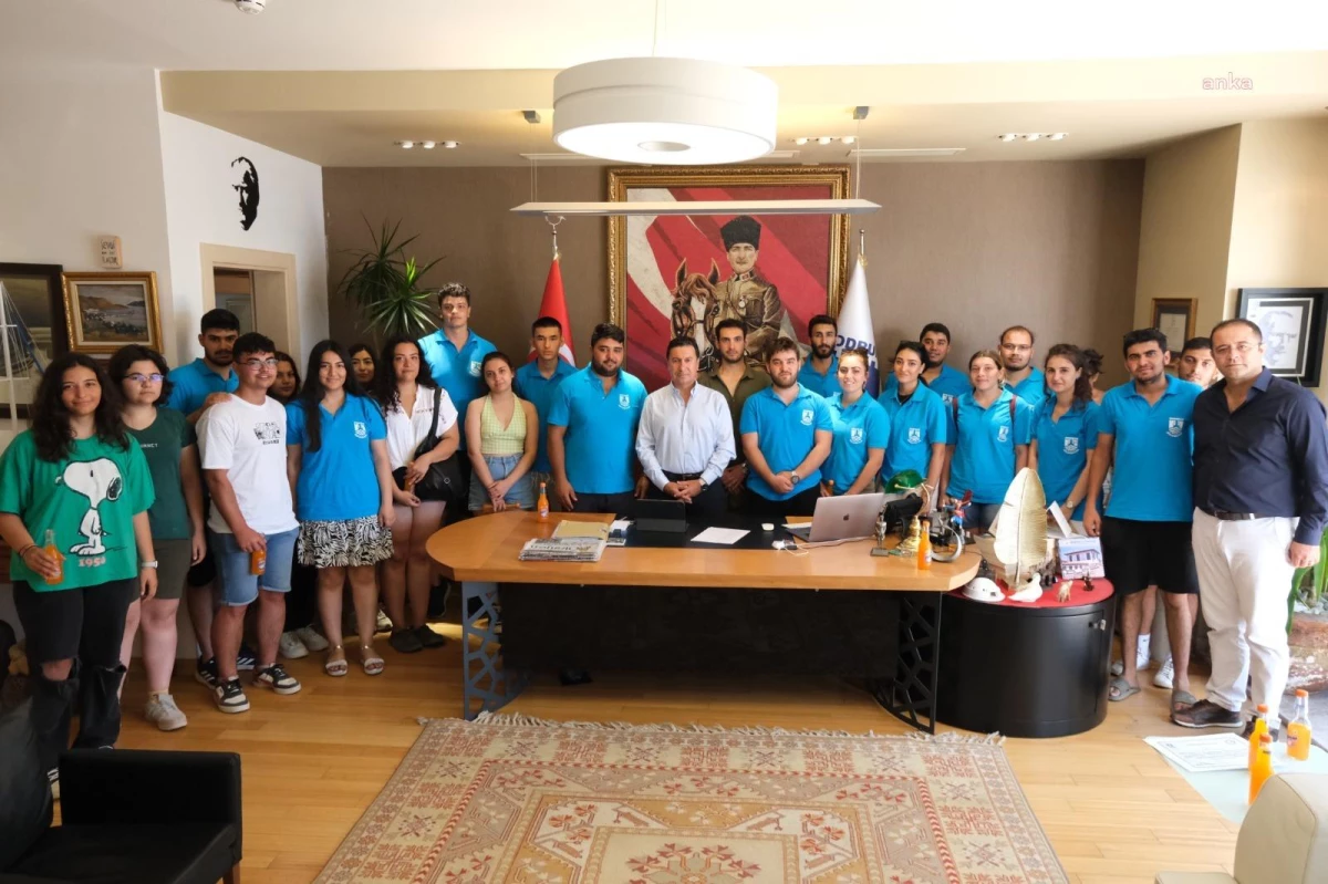 Bodrum Belediyesi Tarımsal Hizmetler Müdürlüğü tarafından düzenlenen Garaova Gençlik ve Tarım Kampı katılımcıları Belediye Başkanı Ahmet Aras\'ı ziyaret etti