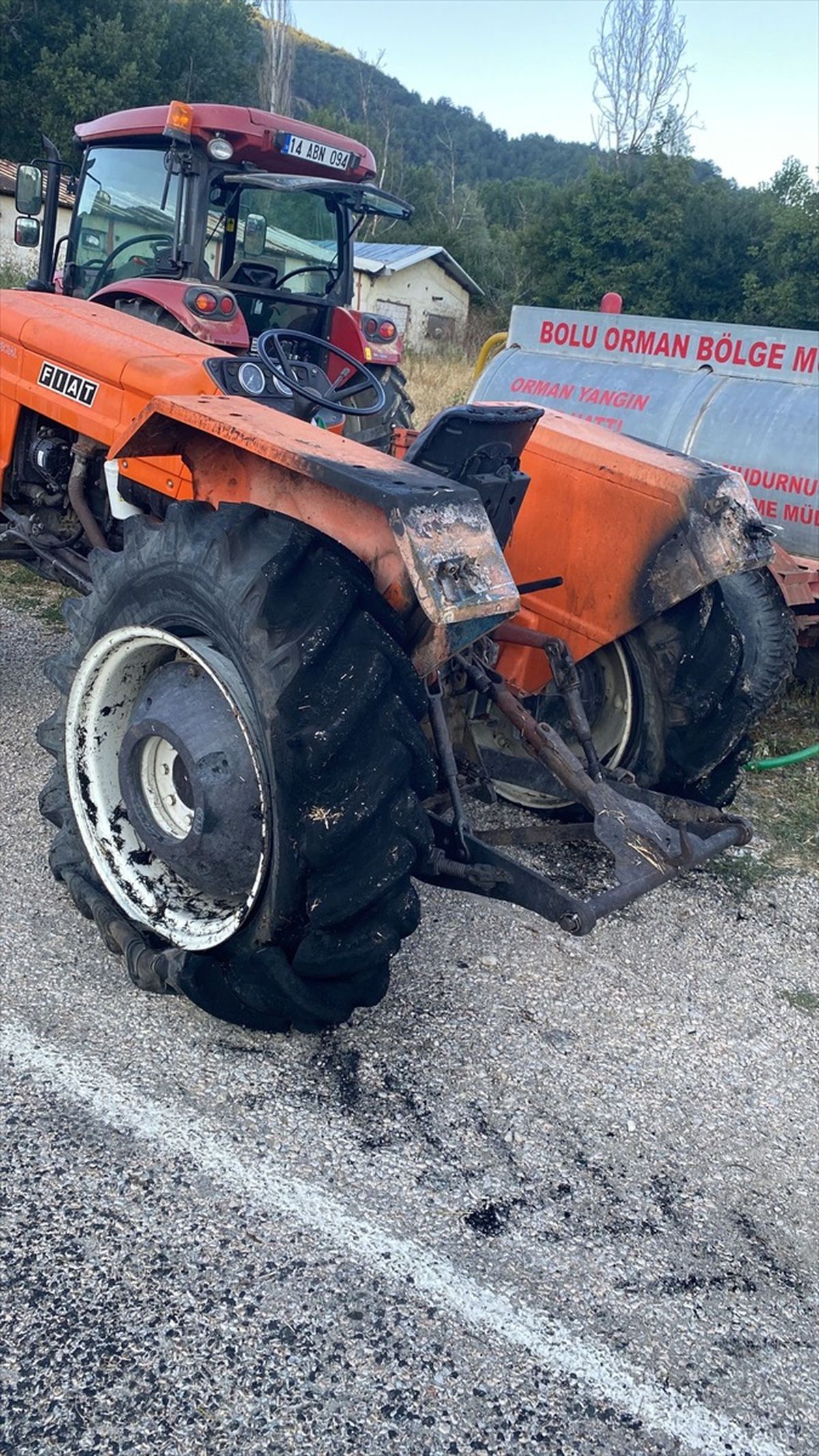 Bolu Mudurnu'da Saman Yüklü Traktörde Yangın Çıktı