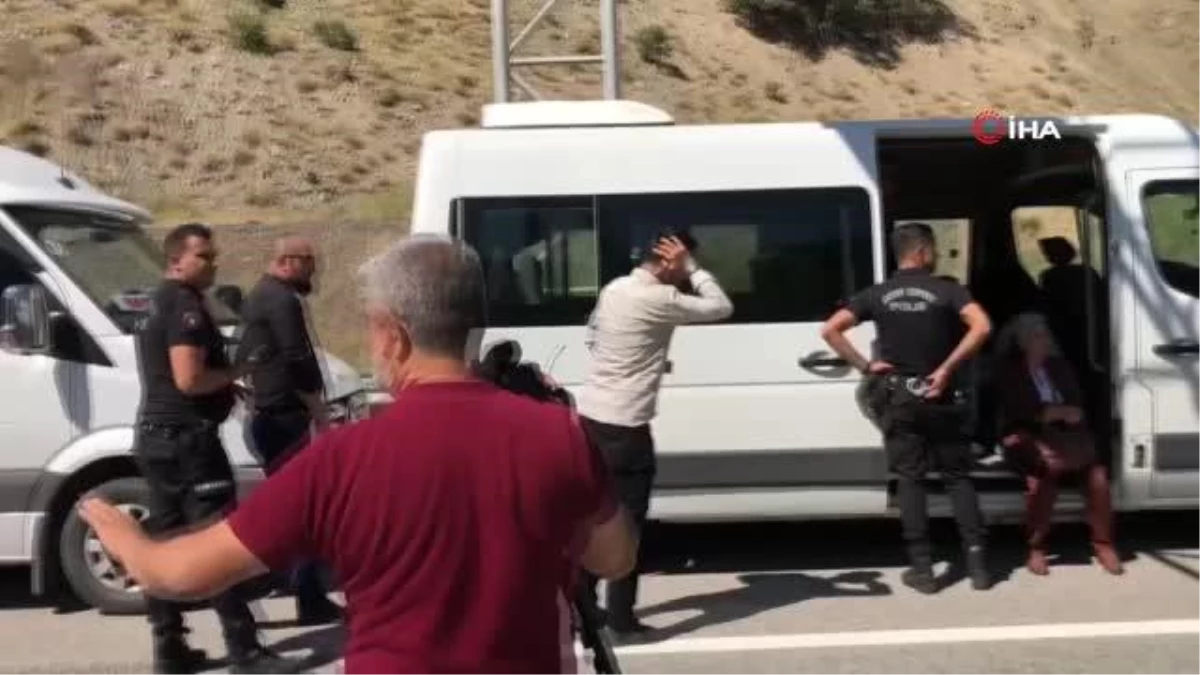 CHP Genel Başkanı Kılıçdaroğlu\'nun konvoyunda kaza: 2\'si gazeteci 4 yaralı