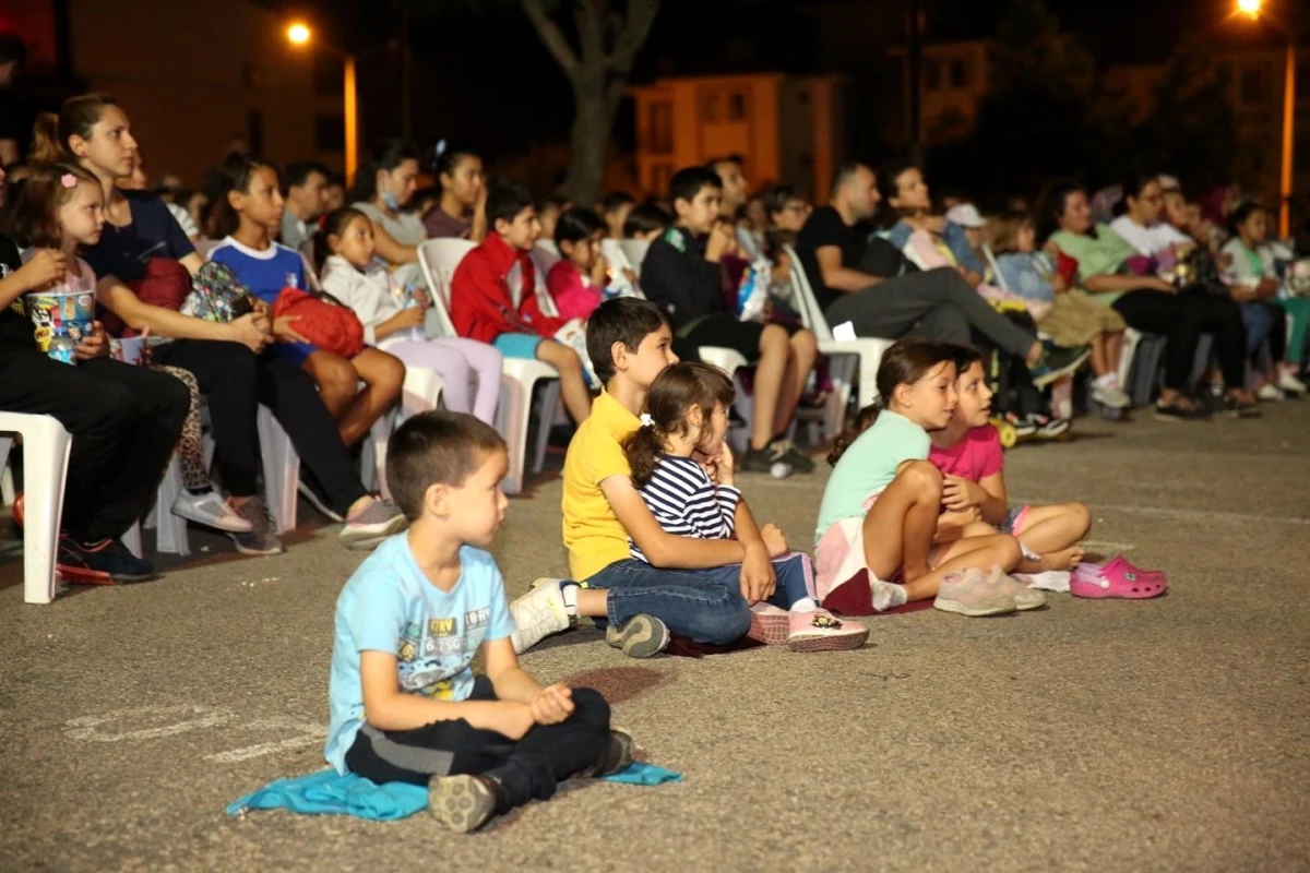 Nilüfer Belediyesi Çocuklara Yaz Sineması Gösterimleri