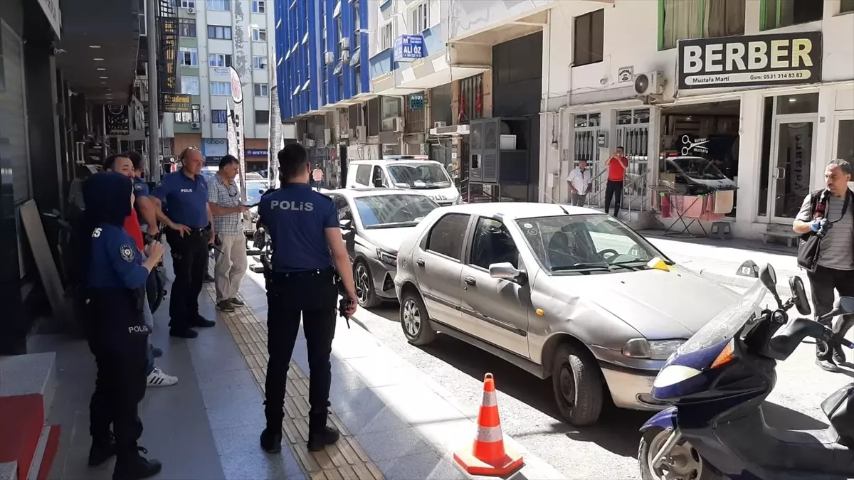 Çorum\'da kavgada bıçakla yaralanan kişi hastaneye kaldırıldı