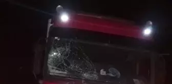 Erzurum'da Tırın Askeri Araca Çarpması Sonucu 5 Kişi Yaralandı