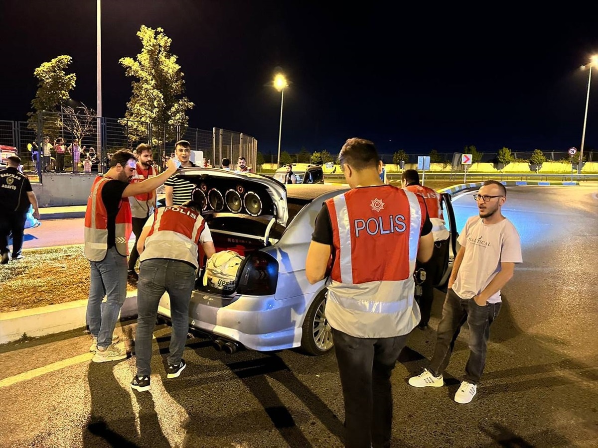 İstanbul\'da Genel Asayiş Uygulaması Yapıldı