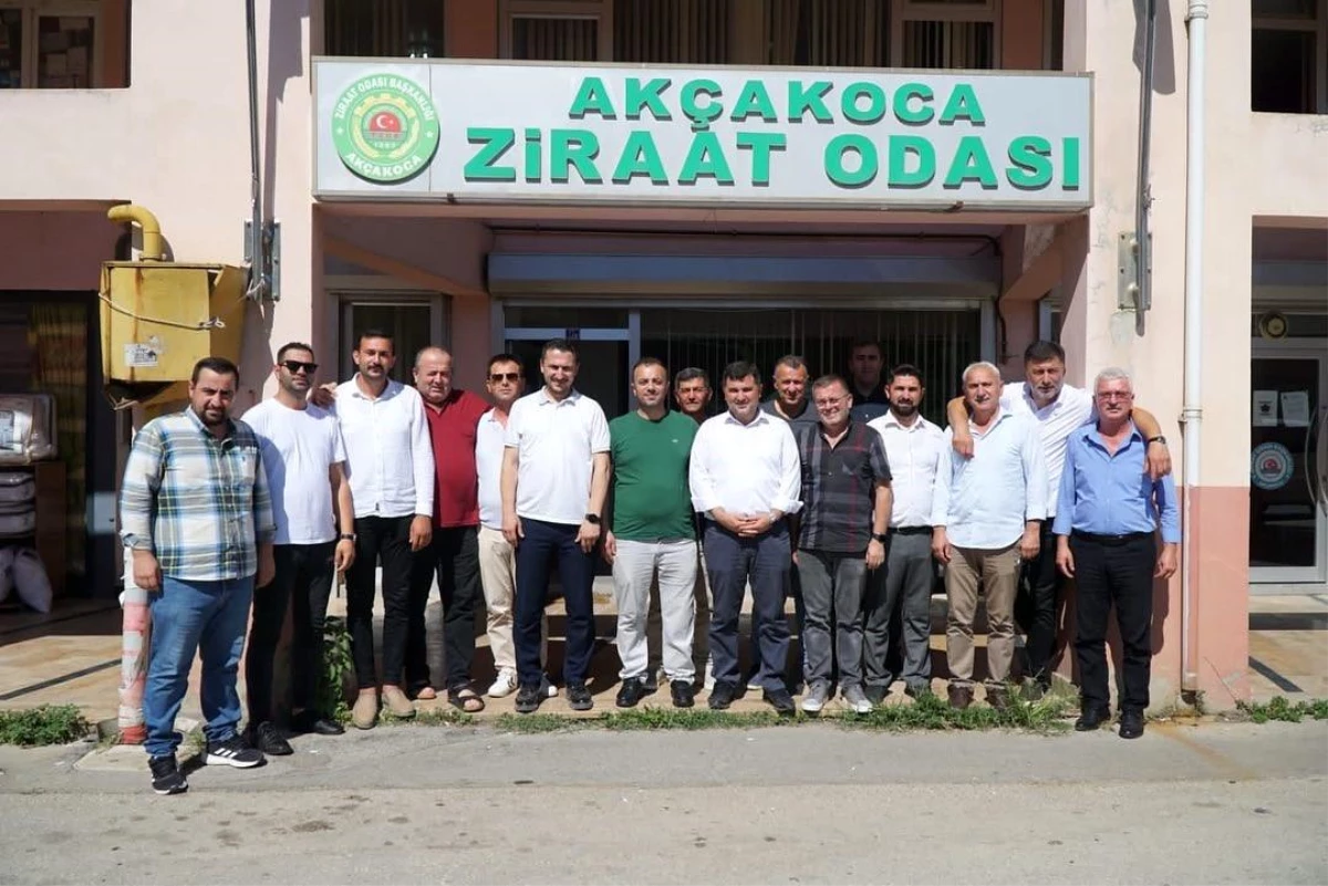 Düzce Milletvekili Ercan Öztürk, Akçakoca Ziraat Odası\'nda fındık maliyetini ve taban fiyatını görüştü