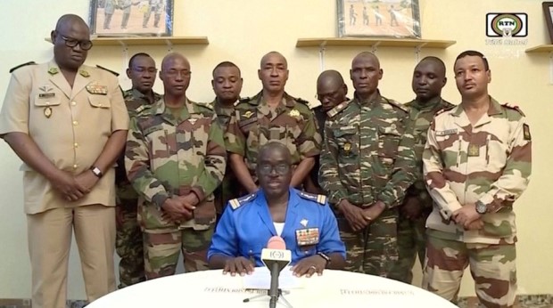 Fransa Dışişleri Bakanı Nijer darbecilerine uyarıda bulundu