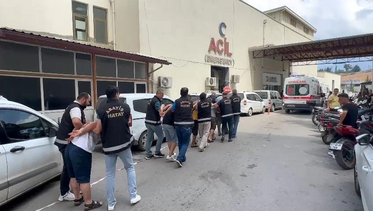 Hatay\'da genel güvenliği tehlikeye sokma suçundan aranan 5 kişi yakalandı