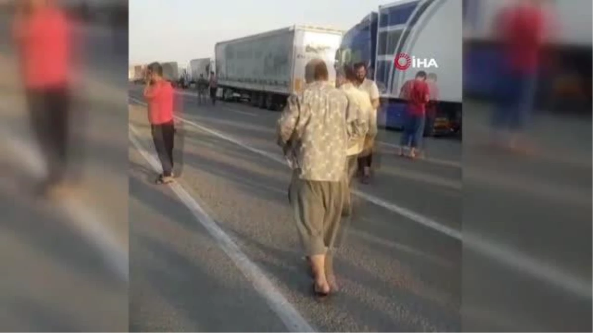 İran sınırında bekleyen tır şoförlerinden tepki
