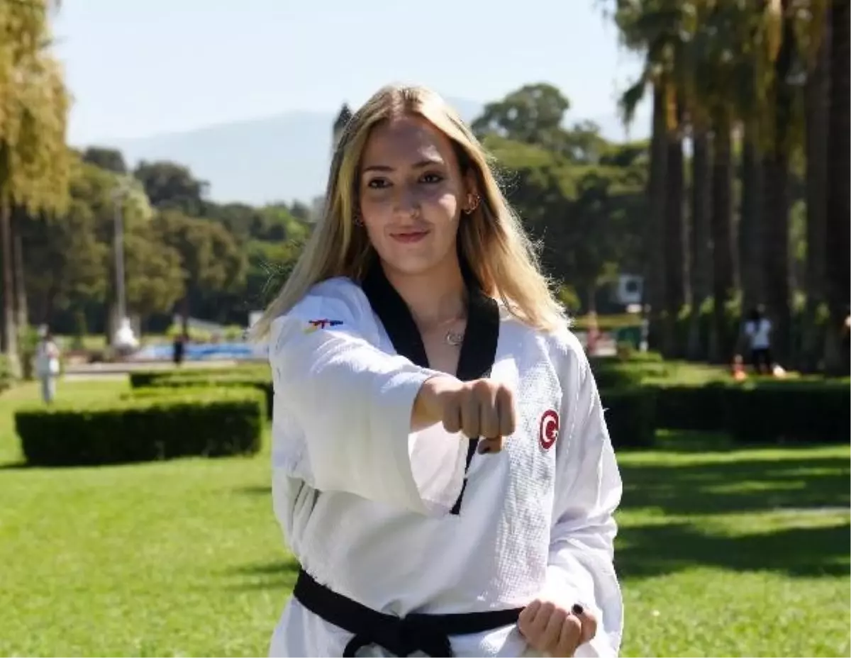 İzmirli Tekvandocu Esra Akbulak, Çin\'deki Dünya Üniversite Yaz Oyunları\'nda bronz madalya kazandı