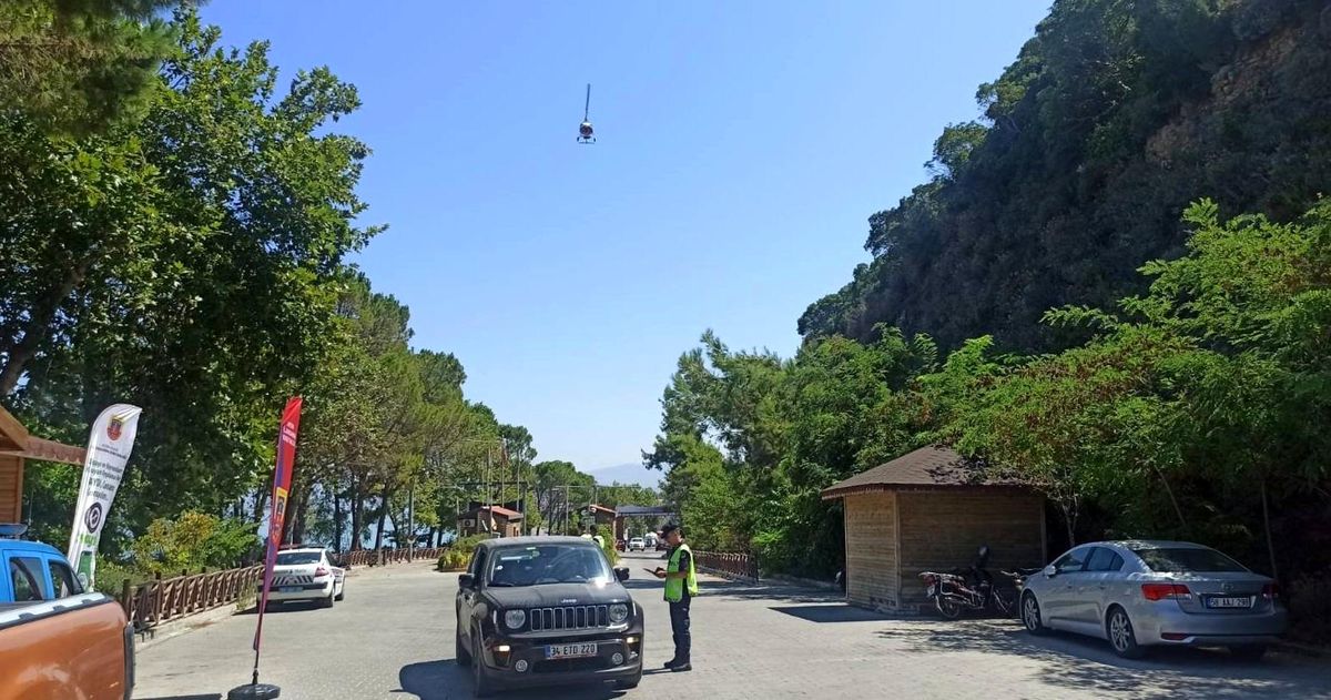 Aydın\'da Hava Destekli Trafik Denetimi: 182 Araç ve Sürücü Kontrol Edildi