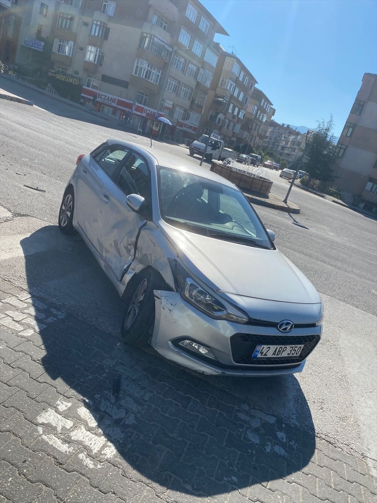 Karabük\'te iki otomobilin çarpıştığı kazada 1 kişi yaralandı