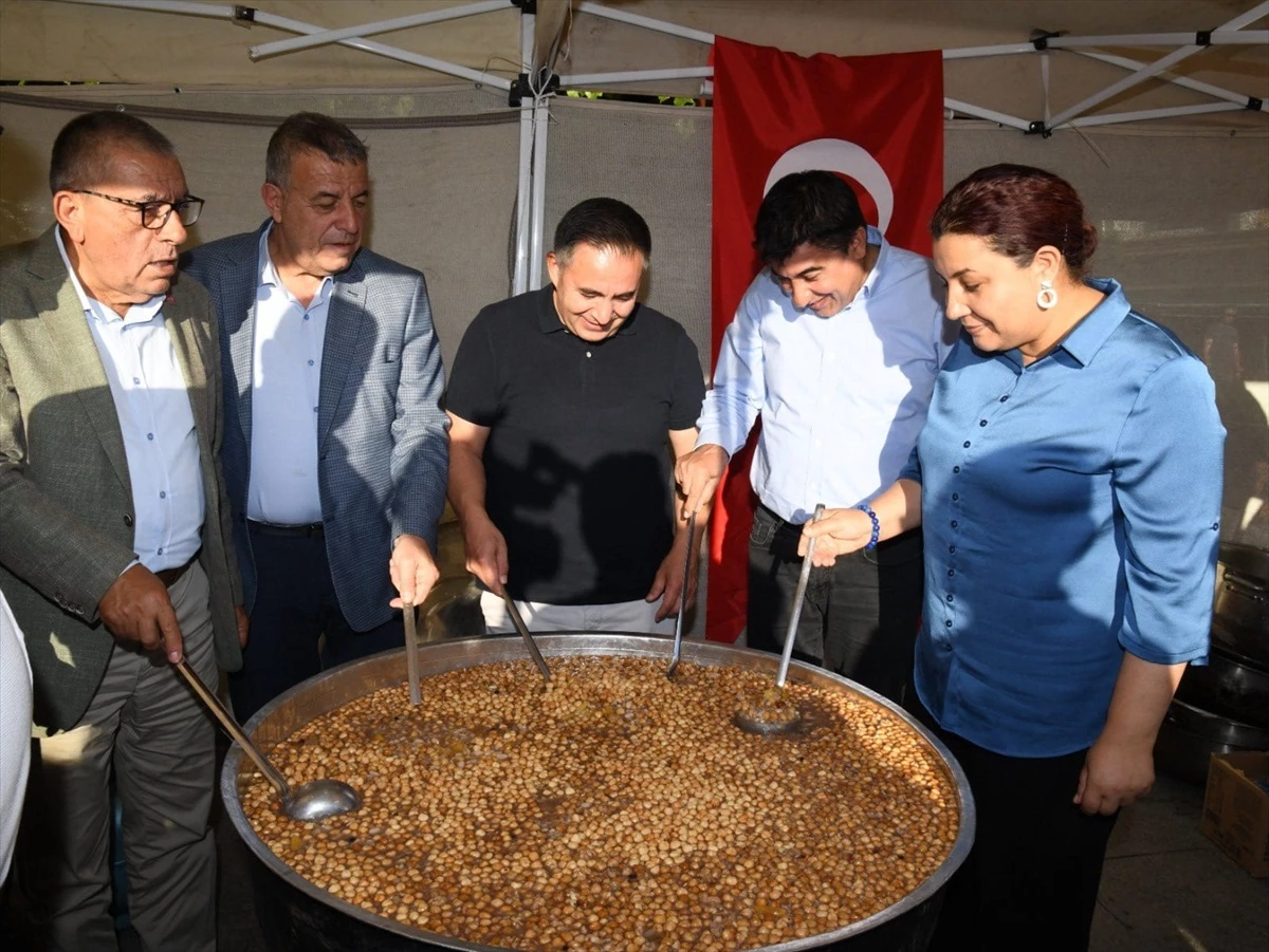 KESOB Muharrem Ayında Vatandaşlara Aşure Dağıttı