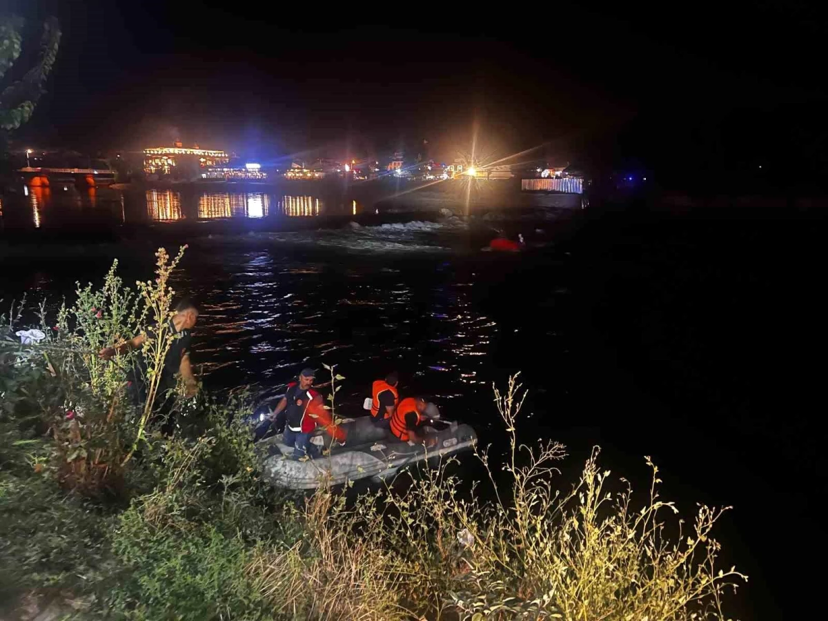 Nevşehir\'de Kızılırmak\'ta 3 kişi boğularak hayatını kaybetti