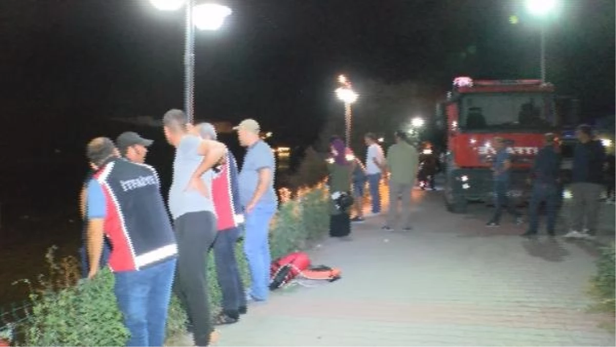 Nevşehir\'de Kızılırmak\'ta Bot Alabora Oldu: 1 Kişi Kayboldu