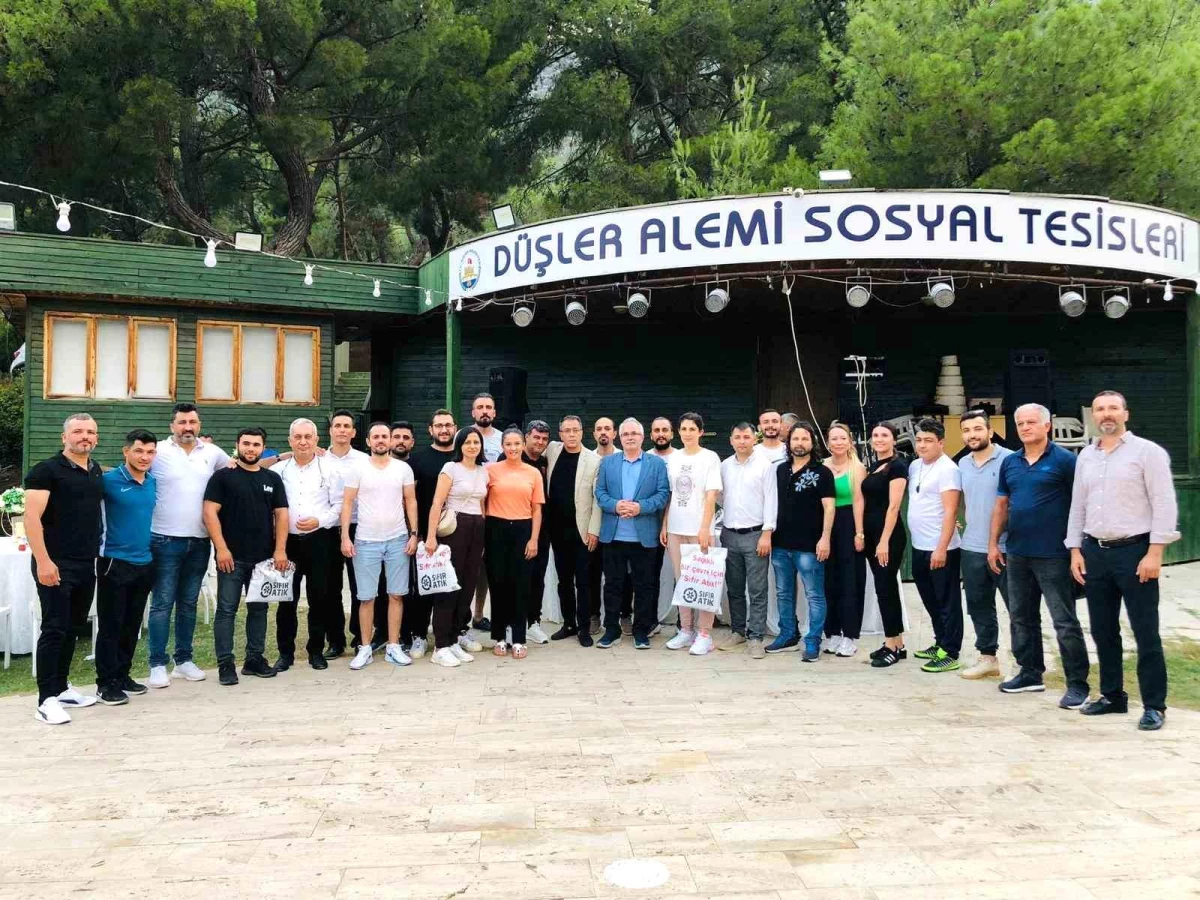 Adana Kozan Belediyesi Başarılı Sporcuları Ödüllendirdi