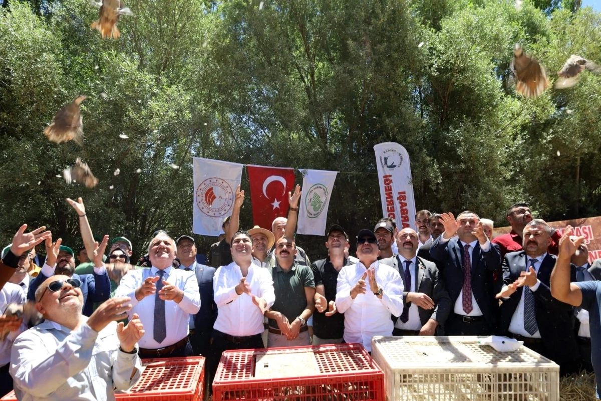 MHP Genel Başkan Yardımcısı İsmail Özdemir, Kayseri\'de doğaya hayvan salımı programına katıldı