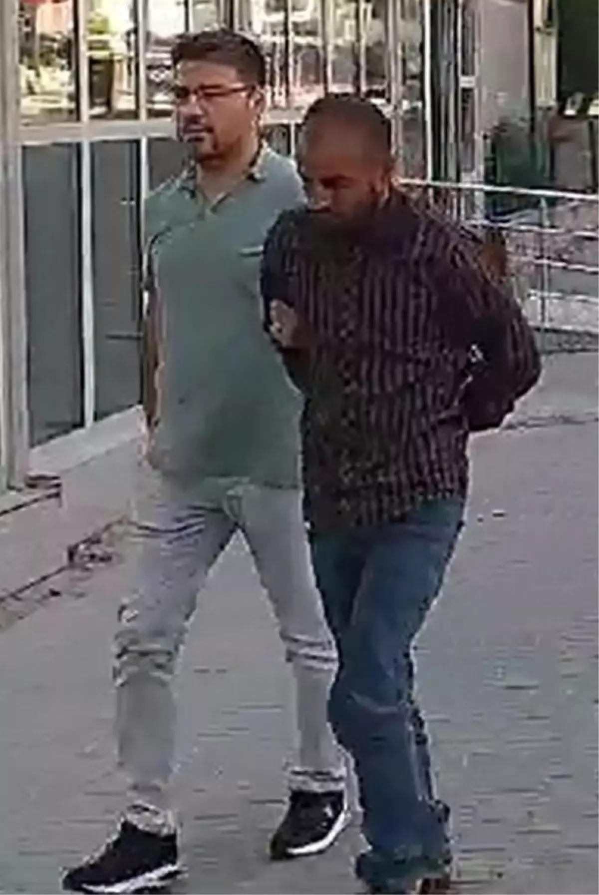 Telefonla Arayıp Korkutup 600 Bin TL Çektiler