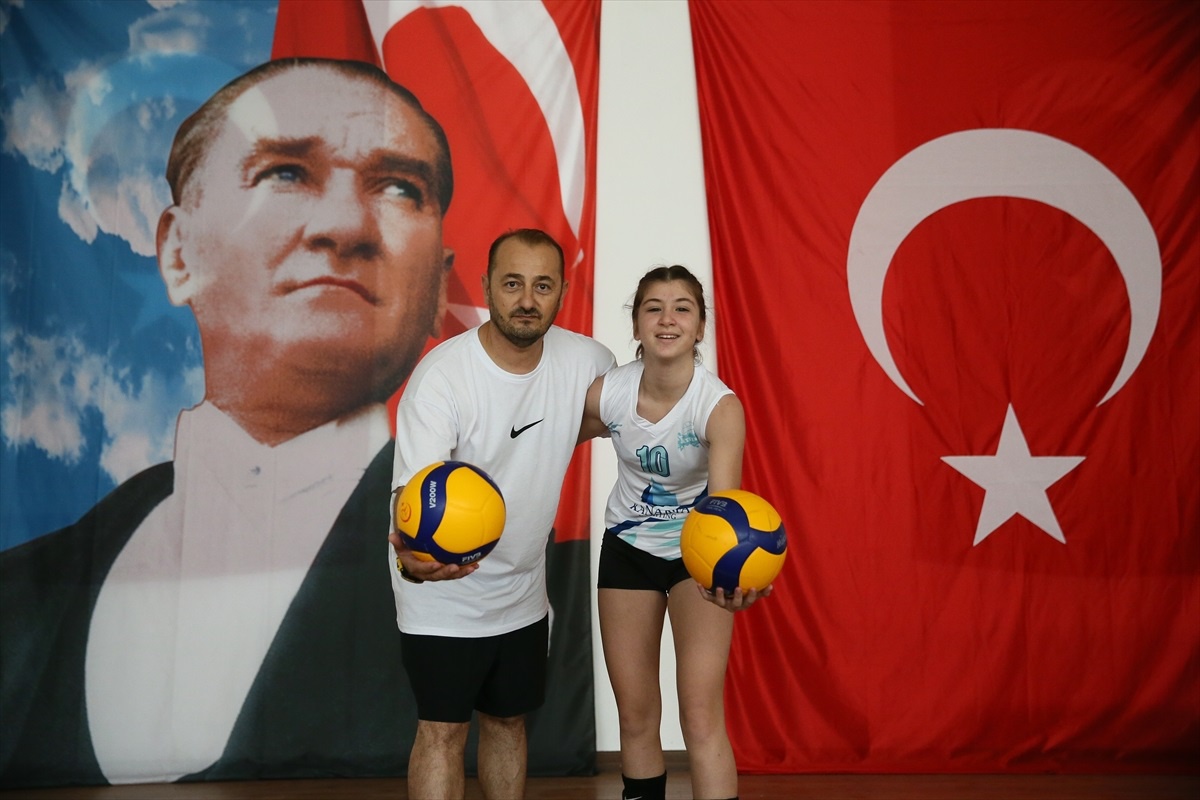 14 yaşındaki Bodrumlu voleybolcu Aslı Sertdemir, milli takım oyuncusu olmak istiyor