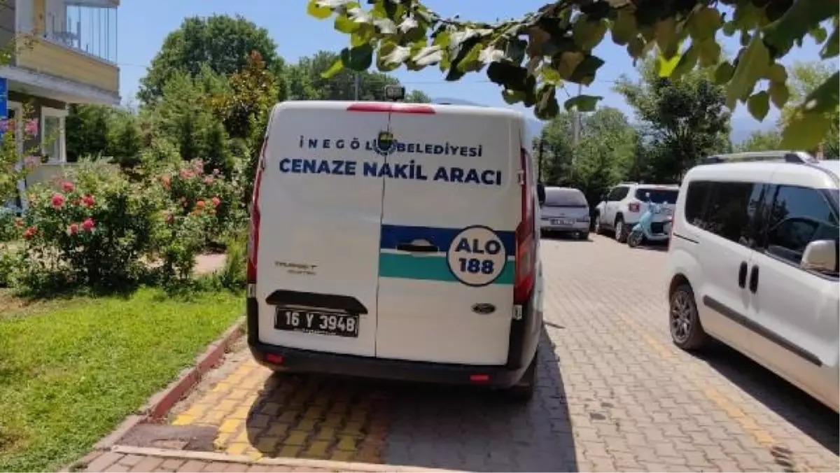 İnegöl\'de trafik kazası sonrası hayatını kaybeden hasta, tabibin gelmemesi nedeniyle toprağa verilemedi